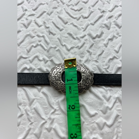 Ralph Lauren Women’s Silver Tone Sculptured Concho Black Leather Skinny Belt M - Picture 7 of 9